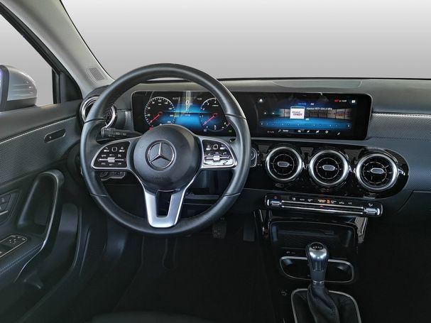 Mercedes-Benz A 180 100 kW image number 21