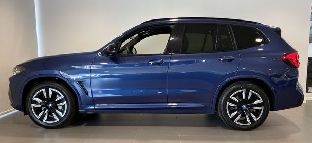 BMW iX3 210 kW image number 2