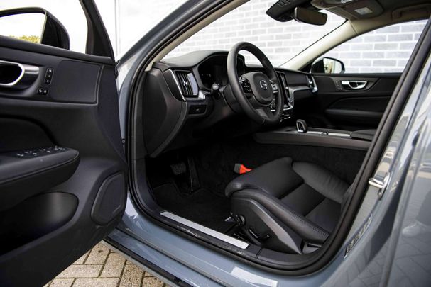 Volvo V60 B4 Plus 145 kW image number 17