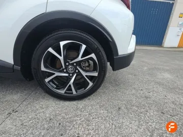 Car image 29