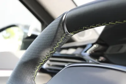 Car image 30