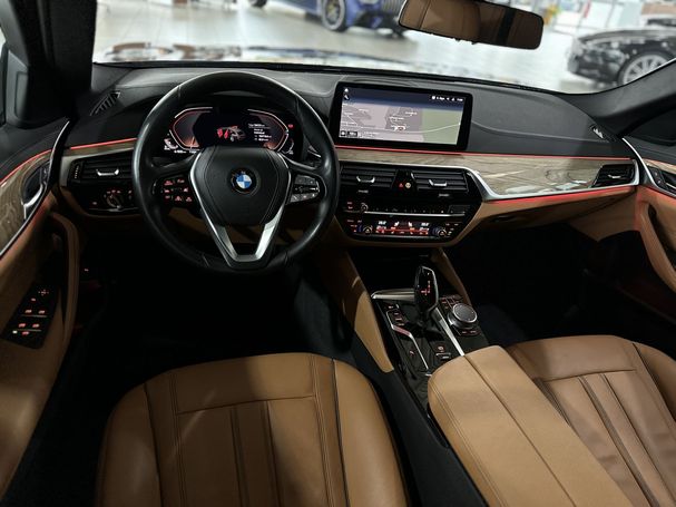 BMW 520d Touring Luxury Line 140 kW image number 35