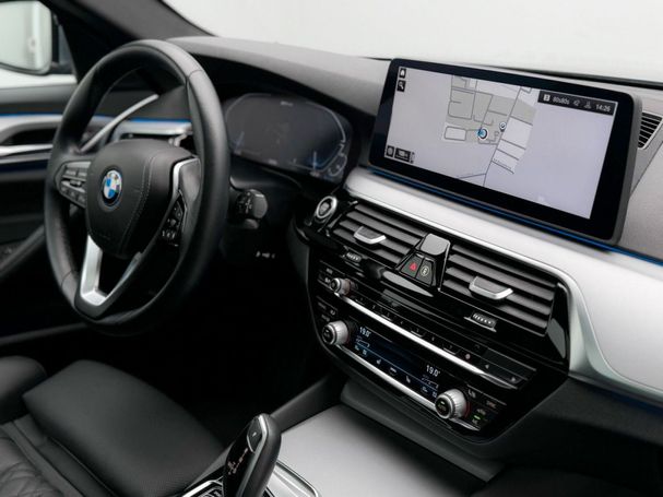 BMW 530 Touring 215 kW image number 42