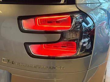 Car image 29