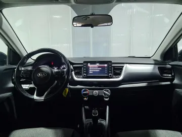 Car image 30