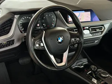 Car image 38