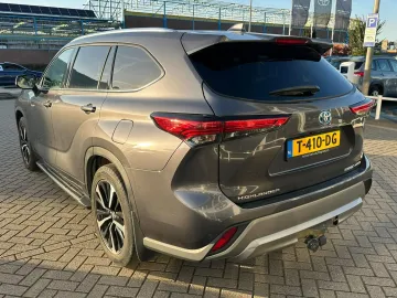 Car image 37