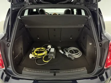 Car image 37