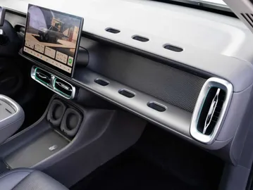 Car image 23
