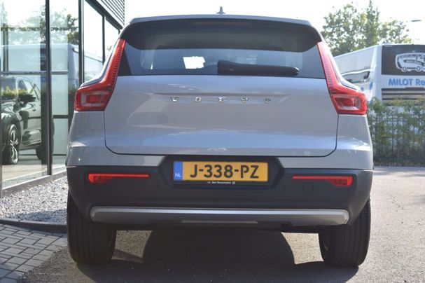 Volvo XC40 T2 95 kW image number 32