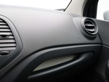 Car image 33