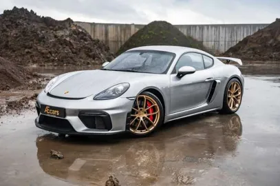 Car image 2
