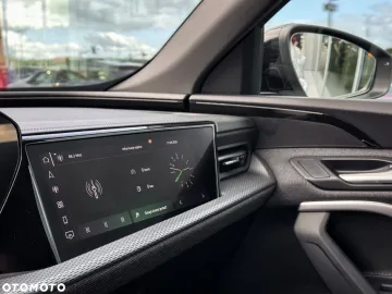 Car image 40
