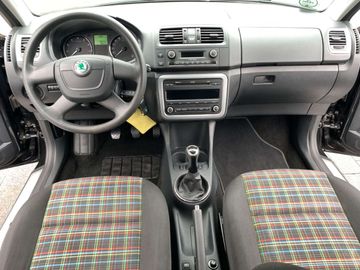 Car image 14