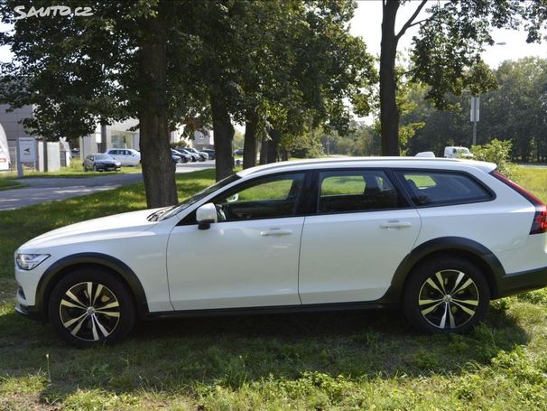 Volvo V90 Cross Country B4 AWD 145 kW image number 8