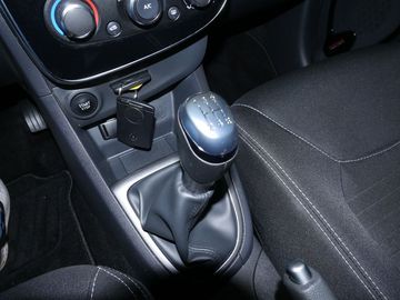 Car image 13