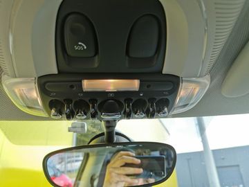 Car image 36