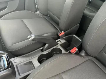 Car image 43