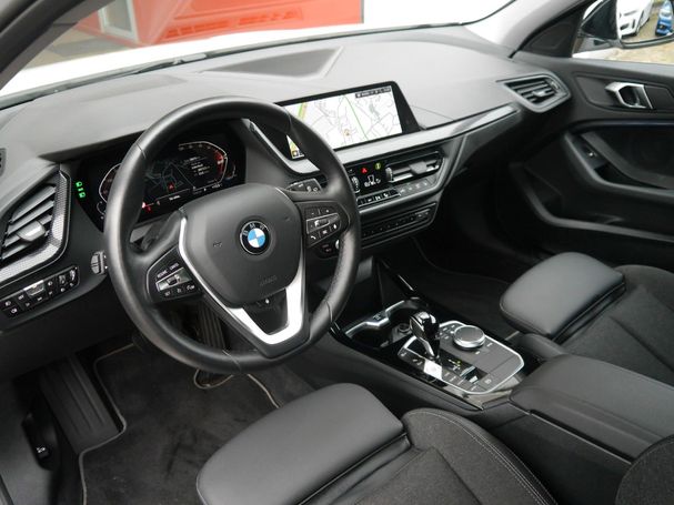 BMW 120i Sport Line 131 kW image number 10