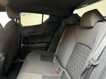 Car image 14