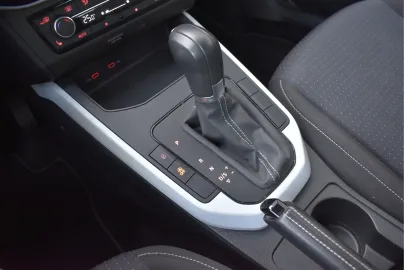 Car image 27
