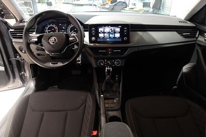 Car image 9