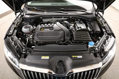 Car image 26
