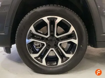 Car image 36