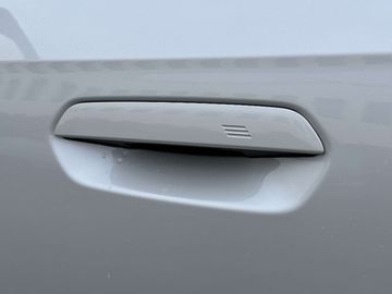 Car image 37