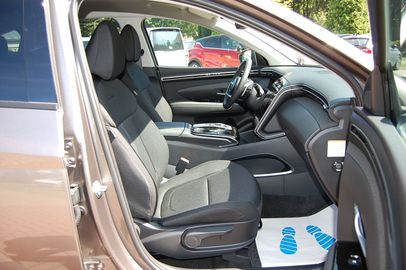 Car image 13