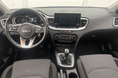 Car image 13