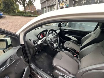 Car image 40