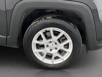 Car image 32