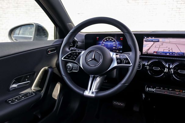 Mercedes-Benz A 180 100 kW image number 23