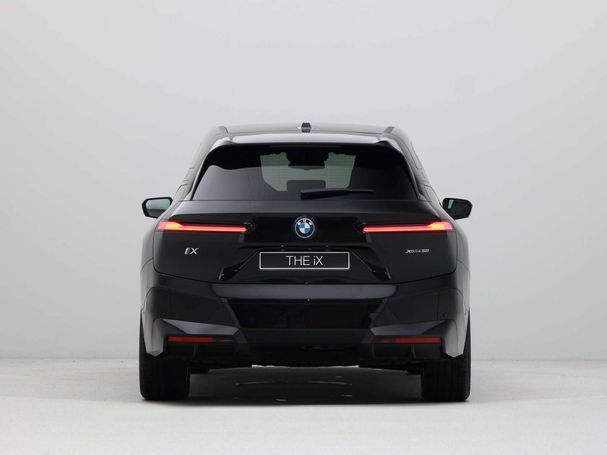 BMW iX xDrive50 385 kW image number 9