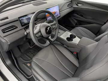 Car image 35