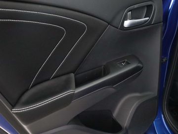 Car image 33