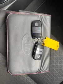 Car image 32