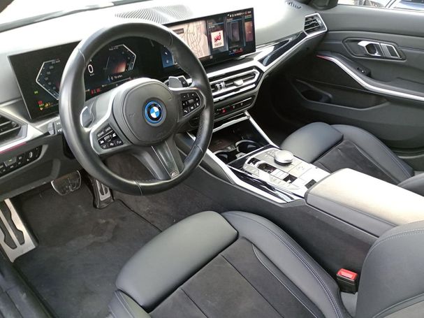 BMW 330 Touring e M 215 kW image number 6