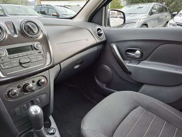 Car image 15