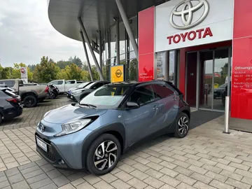 Car image 2