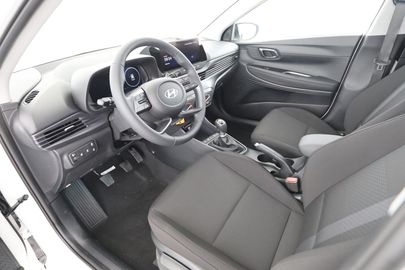 Car image 15