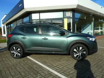 Car image 3