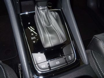 Car image 32