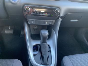 Car image 13