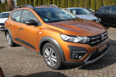 Car image 2