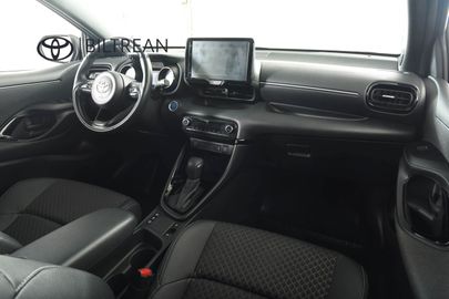 Car image 11