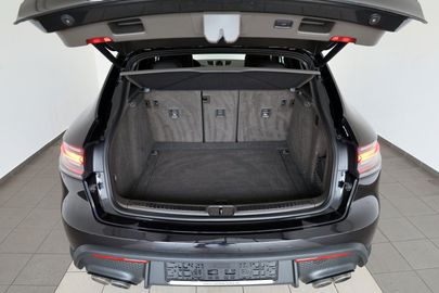 Car image 34