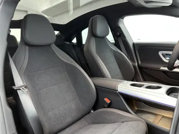 Car image 40