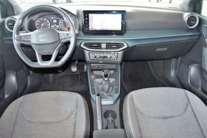 Car image 12